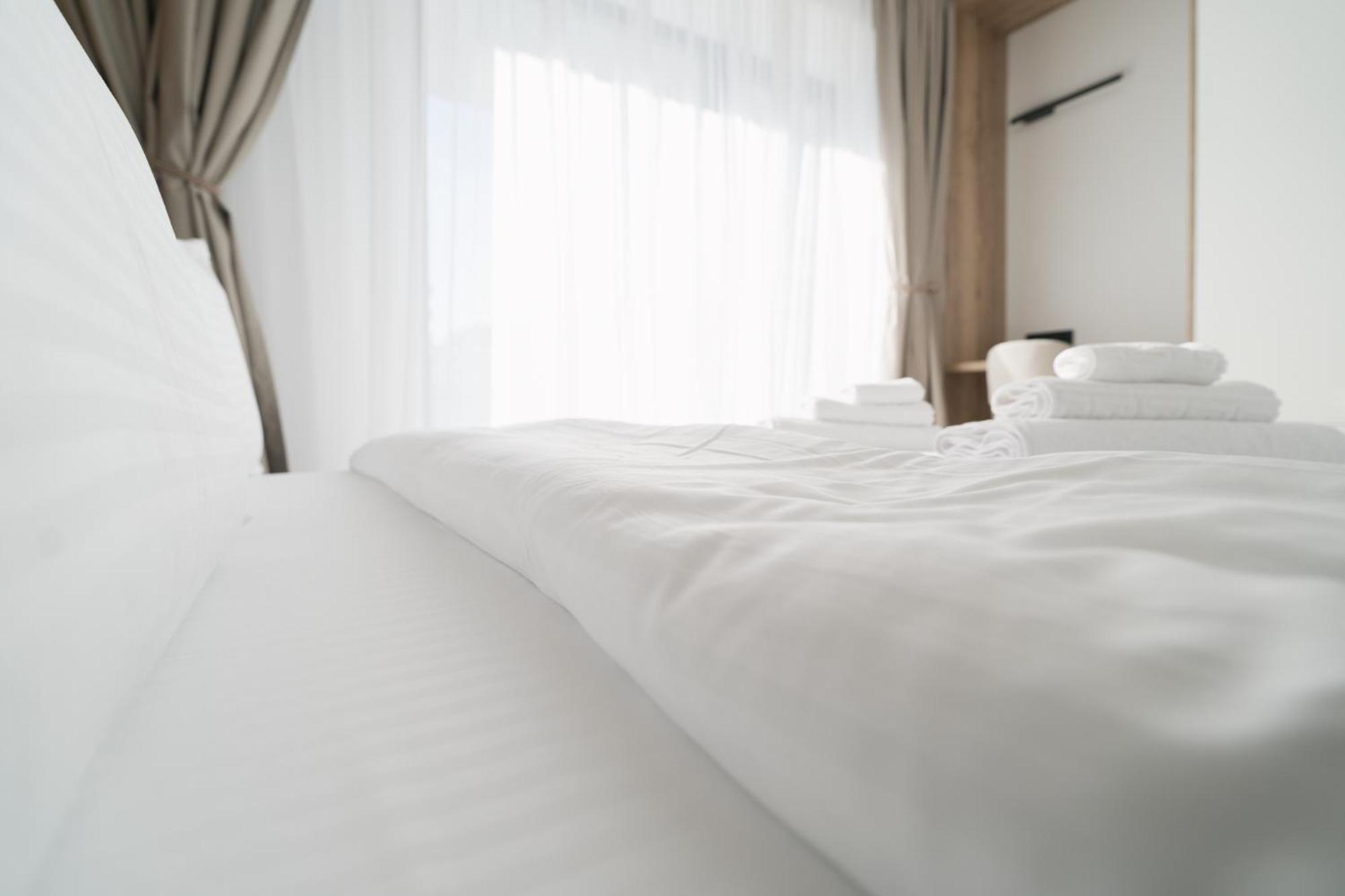 Flow Apartment 1 Bedroom With Parking คลูจ-นาโปกา ภายนอก รูปภาพ