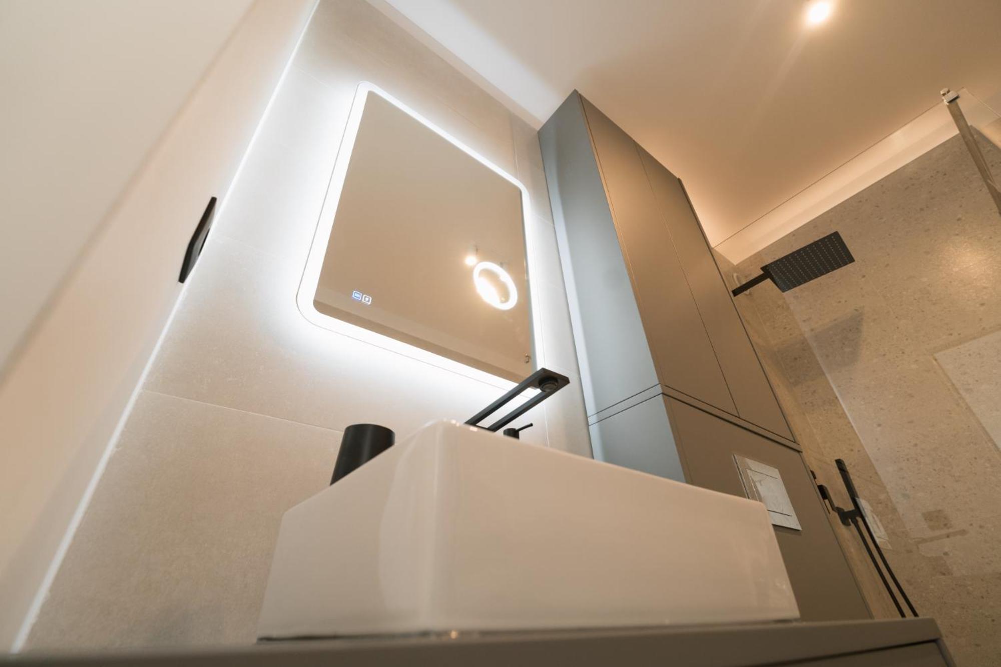 Flow Apartment 1 Bedroom With Parking คลูจ-นาโปกา ภายนอก รูปภาพ