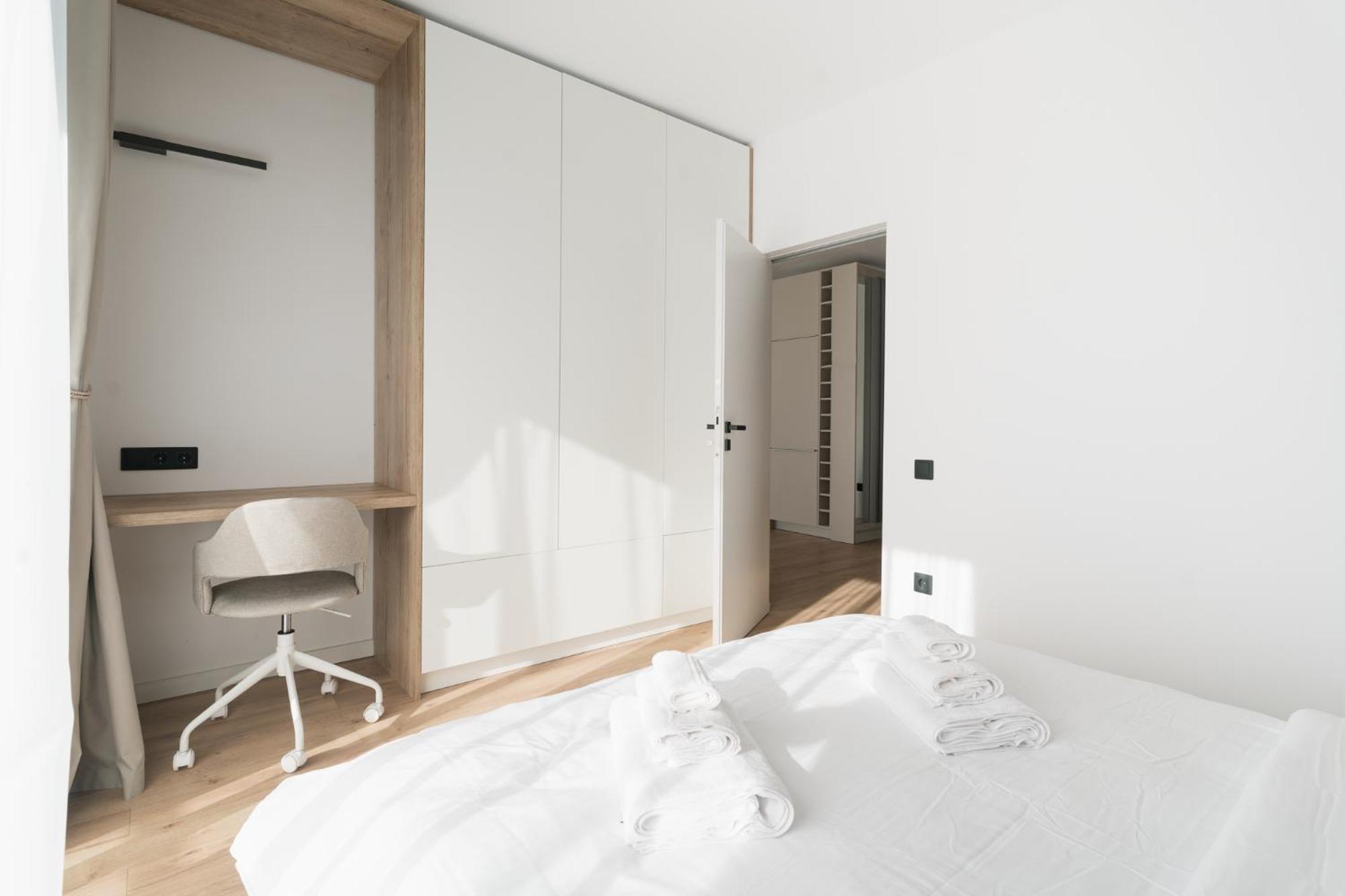 Flow Apartment 1 Bedroom With Parking คลูจ-นาโปกา ภายนอก รูปภาพ